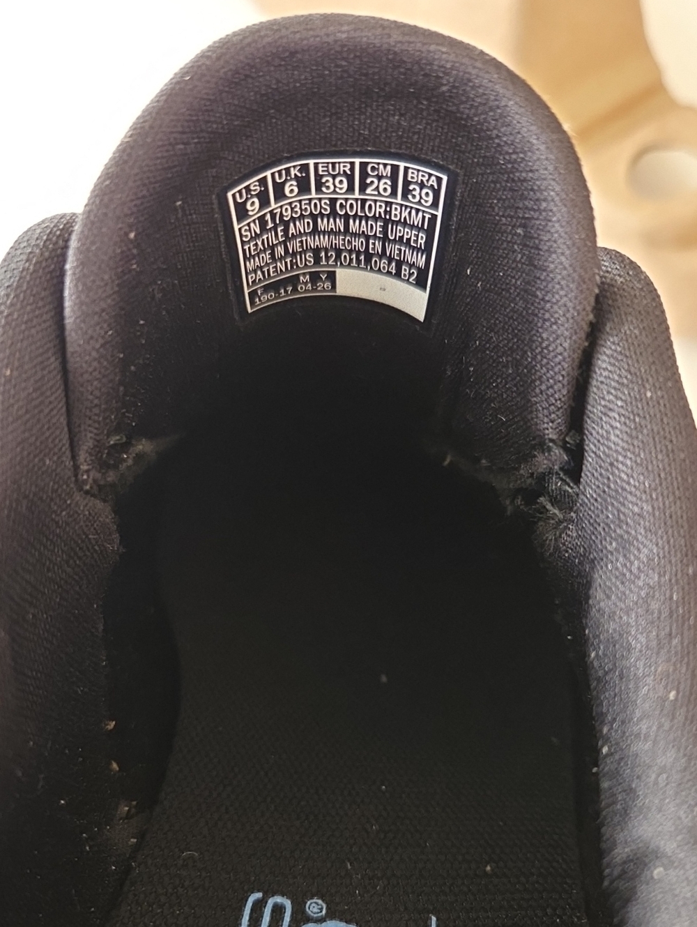 Skechers Women's Glide-Lite Swift Fit Sneaker, Black, Size 9 - Picture 7 of 7